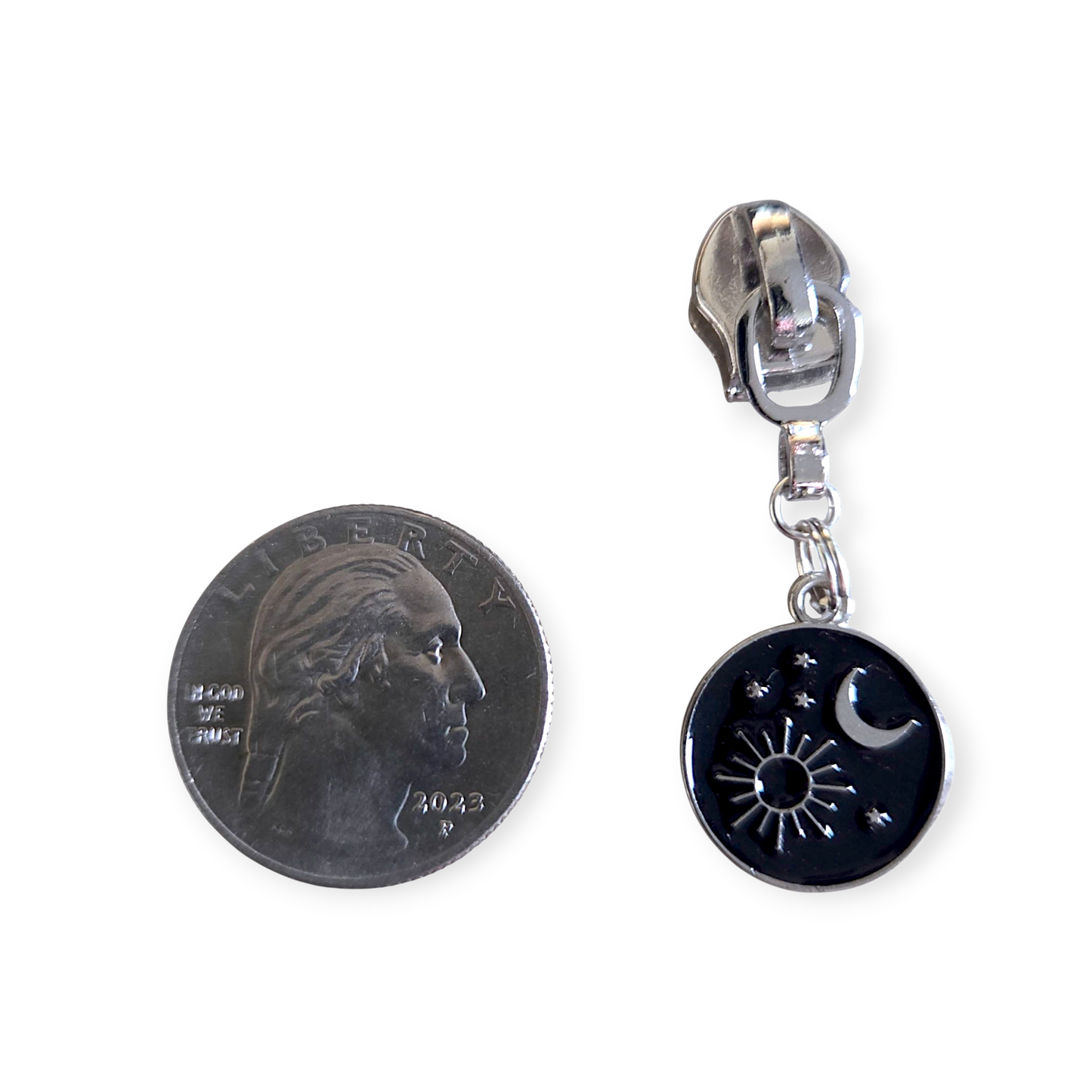 Gothic Round Zipper Pull
