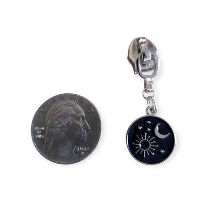 Gothic Round Zipper Pull