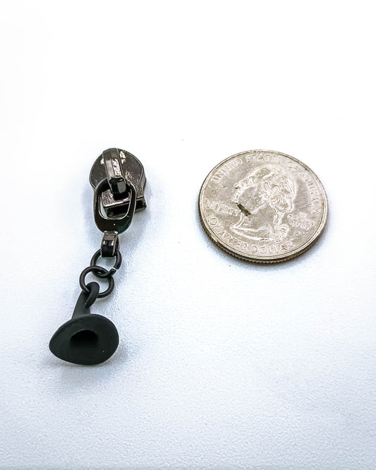 Witch Hat Zipper Pull